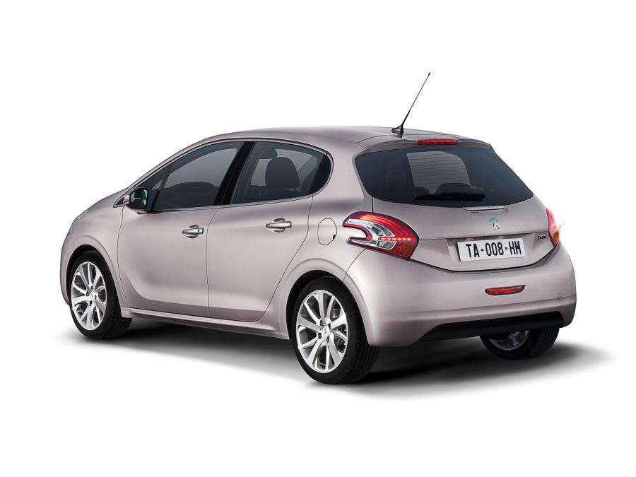  Peugeot 208 5-Door 2012 года  (фото 64 из 73)